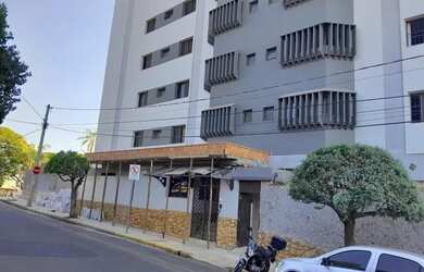 Imagem: O apartamento possui 4 Dormitórios, 2 Banheiros, 1 Vaga na