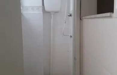 Imagem 8: Apartamento de sala e três quartos, em rua tranquila de Copacabana