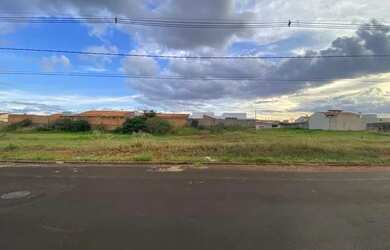 Imagem: O terreno possui 1.006m² de Área e está localizado em Uberlândia