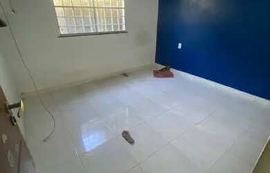 Imagem: A casa possui 2 Dormitórios, 2 Banheiros, 2 Vagas na garagem