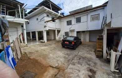 Imagem: A casa possui 5 Dormitórios, 5 Banheiros, 5 Vagas na garagem