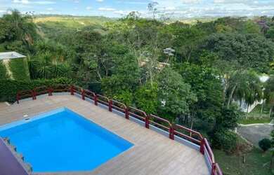 Imagem: A casa em condomínio possui 4 Dormitórios, 5 Banheiros, 5