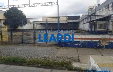 Imagem: O terreno possui 2.045m² de Área e está localizado em Barra