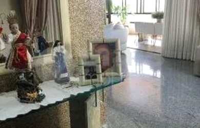 Imagem: O apartamento possui 4 Dormitórios, 1 Banheiro, 3 Vagas na