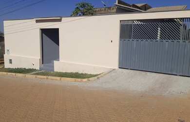 Imagem: A casa em condomínio possui 3 Dormitórios, 3 Banheiros, 256m²