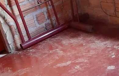 Imagem: A casa possui 2 Dormitórios, 1 Banheiro, 1 Vaga na garagem