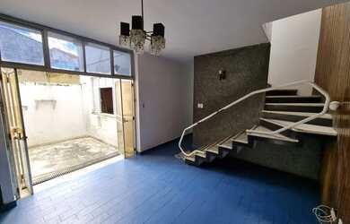 Imagem: A casa possui 5 Dormitórios, 4 Banheiros, 2 Vagas na garagem