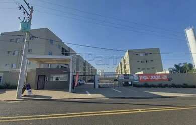 Imagem: O apartamento possui 2 Dormitórios, 1 Banheiro, 1 Vaga na garagem