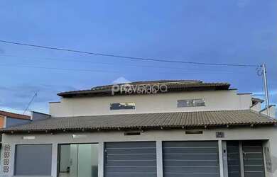 Imagem: A casa possui 3 Dormitórios, 4 Banheiros, 3 Vagas na garagem