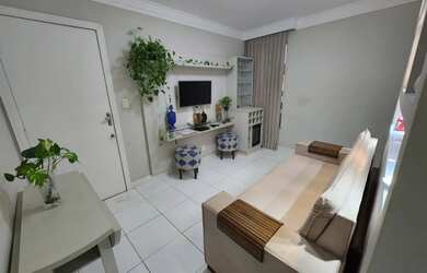 Imagem: O apartamento possui 2 Dormitórios, 1 Banheiro, 1 Vaga na garagem