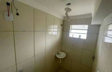 Imagem: A casa possui 4 Dormitórios, 4 Banheiros, 5 Vagas na garagem