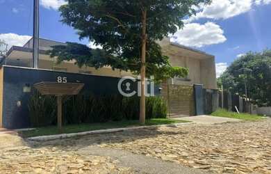 Imagem: A casa em condomínio possui 3 Dormitórios, 1 Banheiro, 2 Vagas