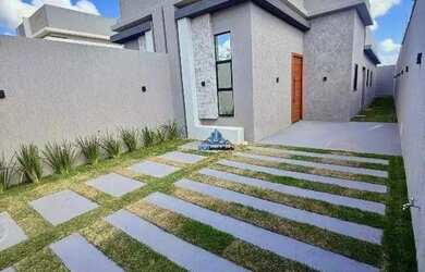 Imagem: A casa possui 3 Dormitórios, 2 Banheiros, 2 Vagas na garagem