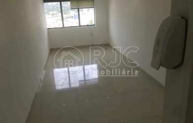 Imagem: O depósito possui 1 Vaga na garagem, 31m² de Área e está