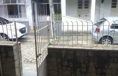 Imagem: A casa possui 1 Dormitório, 1 Banheiro, 1 Vaga na garagem