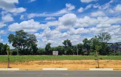 Imagem: O terreno possui 200m² de Área e está localizado em São