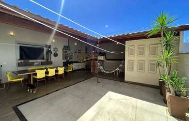 Imagem: A casa em condomínio possui 3 Dormitórios, 3 Banheiros, 3