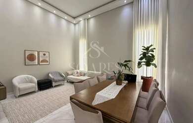 Imagem: A casa em condomínio possui 4 Dormitórios, 3 Banheiros, 2