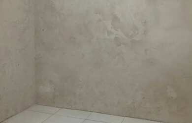 Imagem: A casa possui 3 Dormitórios e 1 Banheiro e está localizado