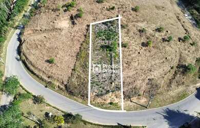 Imagem: O terreno possui 553m² de Área e está localizado em Braunes