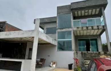 Imagem: A casa em condomínio possui 3 Dormitórios, 3 Banheiros, 4