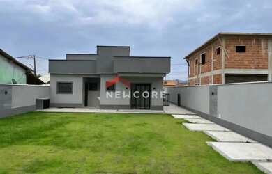 Imagem: A casa possui 3 Dormitórios, 3 Banheiros, 3 Vagas na garagem