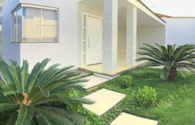 Imagem: A casa possui 3 Dormitórios, 2 Vagas na garagem, 160m² de