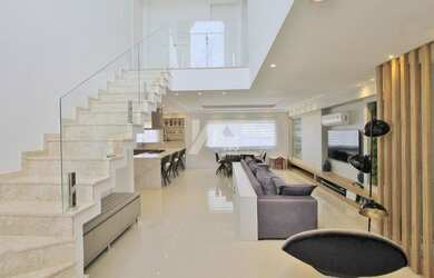 Imagem: A casa em condomínio possui 4 Dormitórios, 3 Banheiros, 4