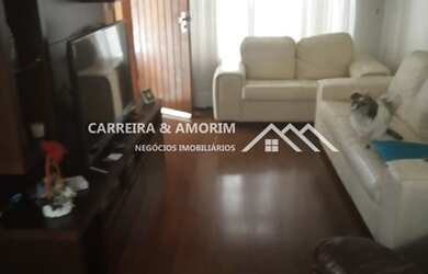 Imagem: A casa possui 3 Dormitórios, 2 Banheiros, 3 Vagas na garagem