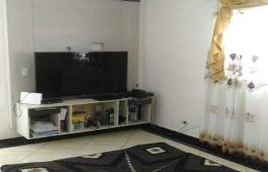 Imagem: A casa possui 3 Dormitórios, 3 Banheiros, 2 Vagas na garagem