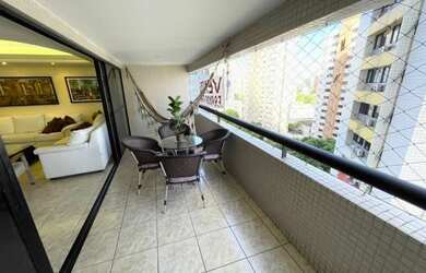 Imagem: O apartamento possui 4 Dormitórios, 2 Banheiros, 2 Vagas na