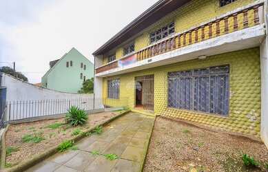 Imagem: A casa possui 3 Dormitórios, 4 Banheiros, 314m² de Área e