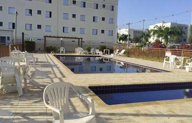 Imagem: O apartamento possui 2 Dormitórios, 1 Banheiro, 1 Vaga na garagem