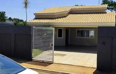 Imagem: A casa em condomínio possui 3 Dormitórios, 3 Banheiros, 3