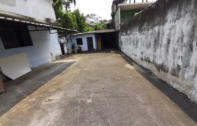 Imagem: O depósito possui 5 Vagas na garagem, 750m² de Área e está