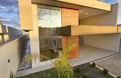 Imagem: A casa em condomínio possui 3 Dormitórios, 4 Banheiros, 4