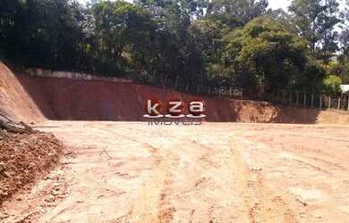 Imagem: O terreno possui 2000m² de Área e está localizado em Chácaras