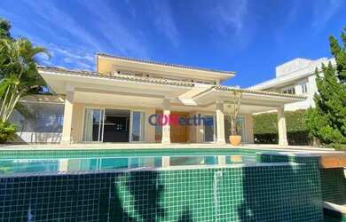 Imagem: A casa em condomínio possui 4 Dormitórios, 5 Banheiros, 5