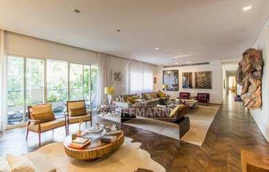 Imagem: O apartamento possui 4 Dormitórios, 5 Banheiros, 5 Vagas na