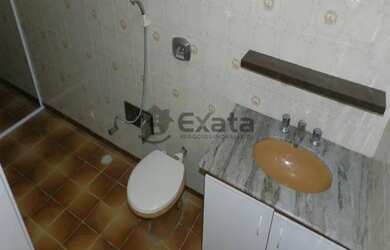 Imagem: A casa possui 3 Dormitórios, 2 Banheiros, 5 Vagas na garagem