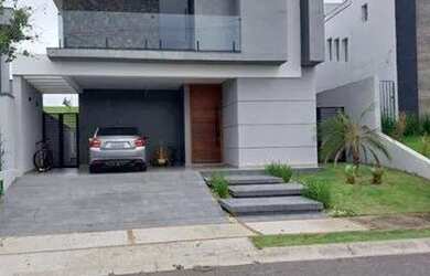 Imagem: A casa em condomínio possui 3 Dormitórios, 3 Banheiros, 4