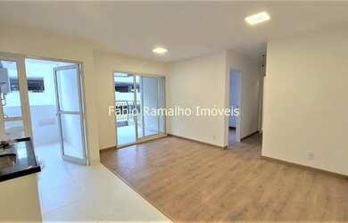 Imagem: O apartamento possui 2 Dormitórios, 2 Banheiros, 2 Vagas na