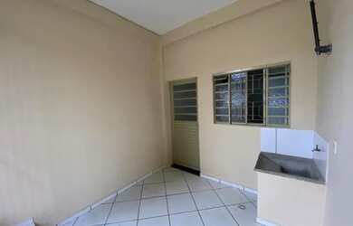 Imagem: A casa possui 1 Dormitório, 1 Banheiro, 60m² de Área e está