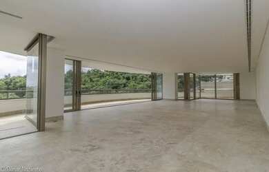 Imagem: O apartamento possui 4 Dormitórios, 5 Banheiros, 5 Vagas na