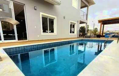 Imagem: A casa em condomínio possui 3 Dormitórios, 4 Banheiros, 221m²