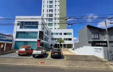 Imagem: O apartamento possui 1 Dormitório, 1 Banheiro, 1 Vaga na garagem