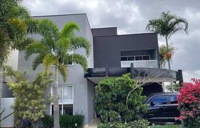 Imagem: A casa em condomínio possui 5 Dormitórios, 5 Banheiros, 288m²