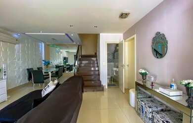 Imagem: A casa em condomínio possui 4 Dormitórios, 4 Banheiros, 2