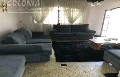 Imagem: A casa possui 3 Dormitórios, 3 Banheiros, 2 Vagas na garagem