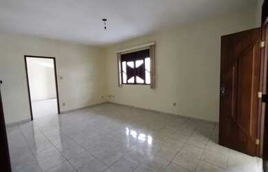 Imagem: A casa possui 4 Dormitórios, 4 Banheiros, 1 Vaga na garagem